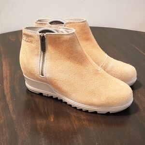 Sorel Evie II Women's Size 9 Camel Brown Suede Ankle Bootie Wedge Heel